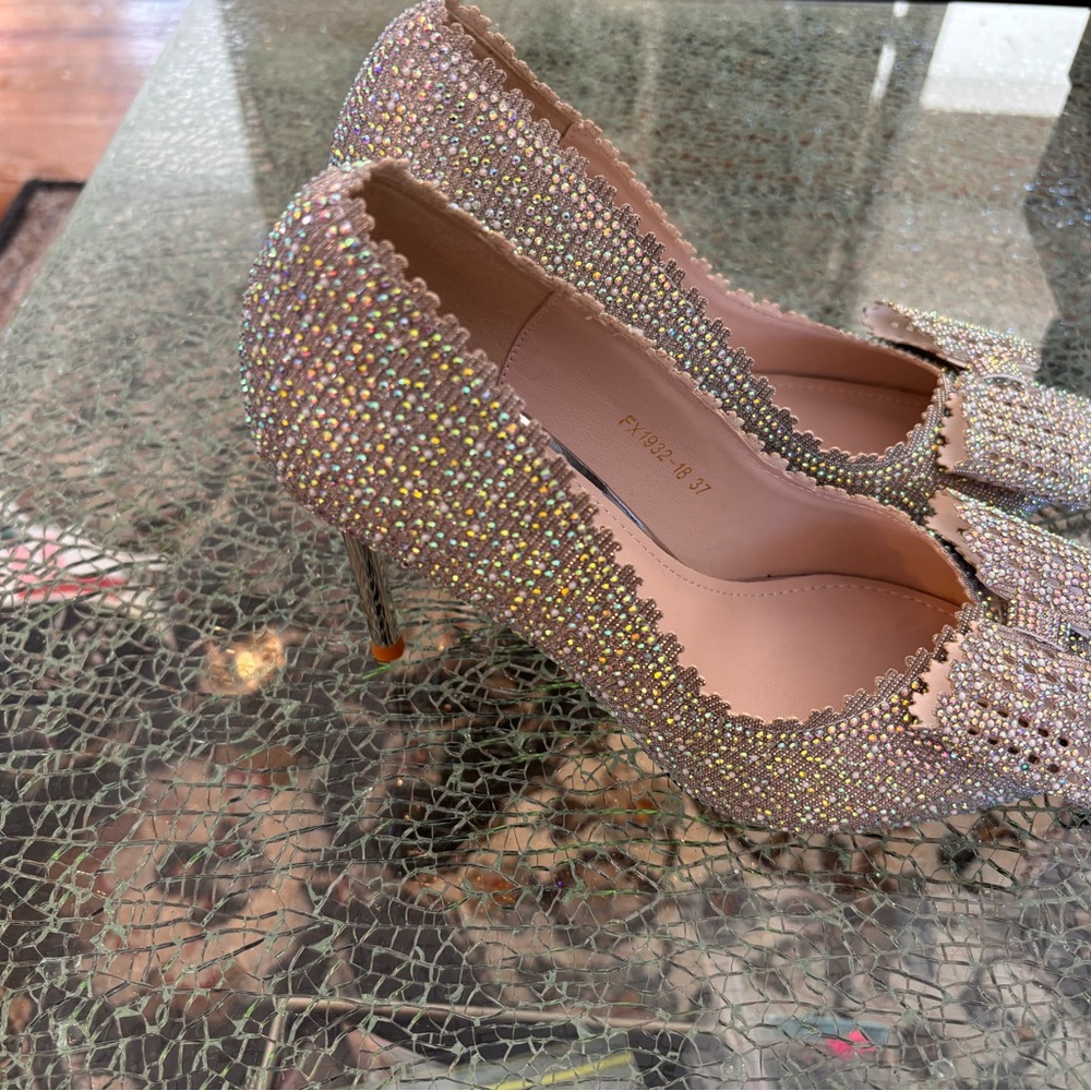 Women's gorgeous aurora borealis colors Bow STILETTO 3.7” heel (6.5) 37